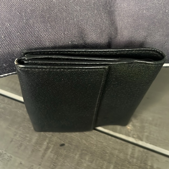 Gucci Black Leather D Ring Compact Wallet - Picture 4 of 8